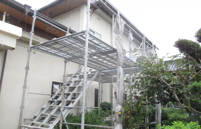 Mto邸/床下地、台風養生
